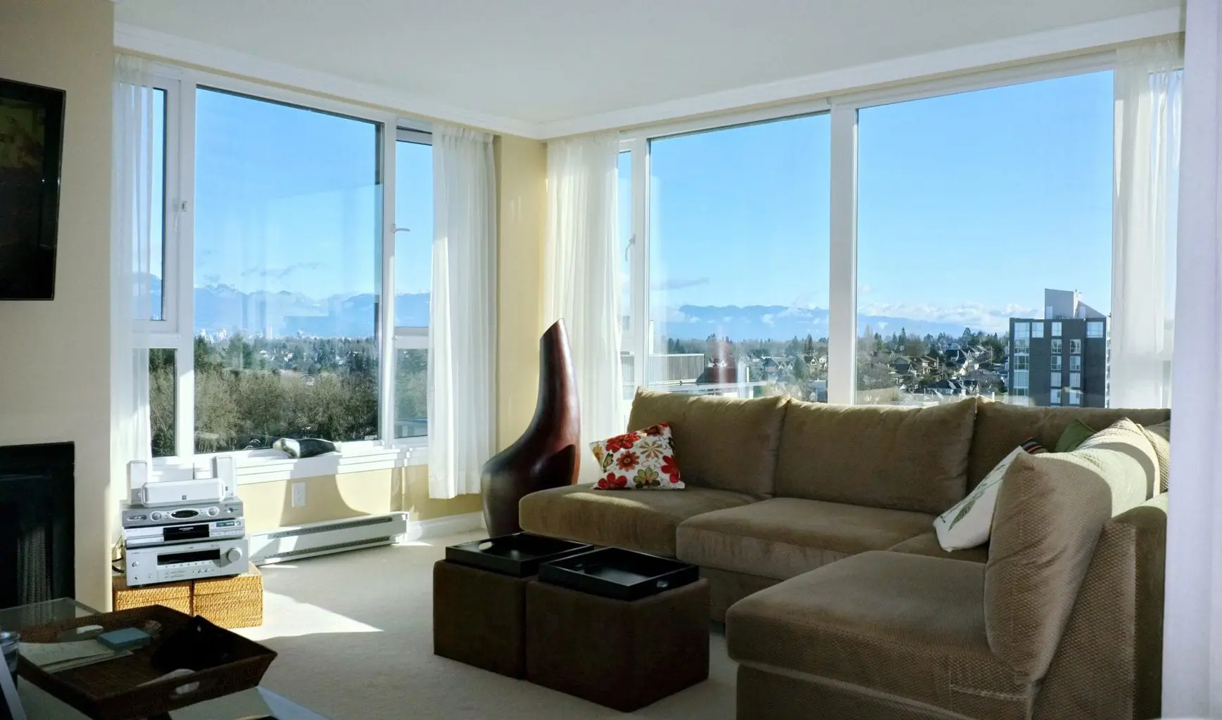 The Belmont Interior E1390844263526 1