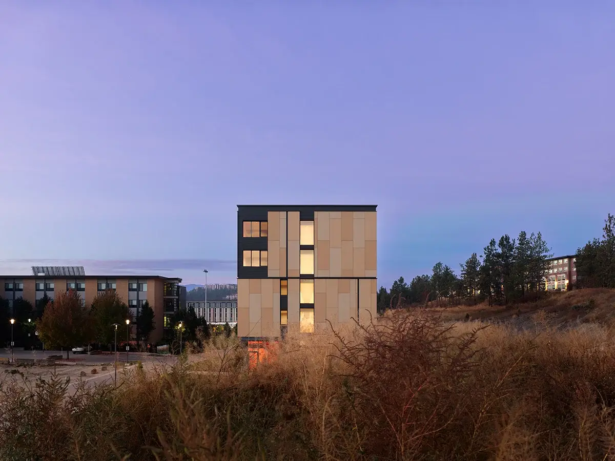 5f729bcb 8d7b 4763 Bdd0 Dd3f1c4df5d2 Skeena_residenc