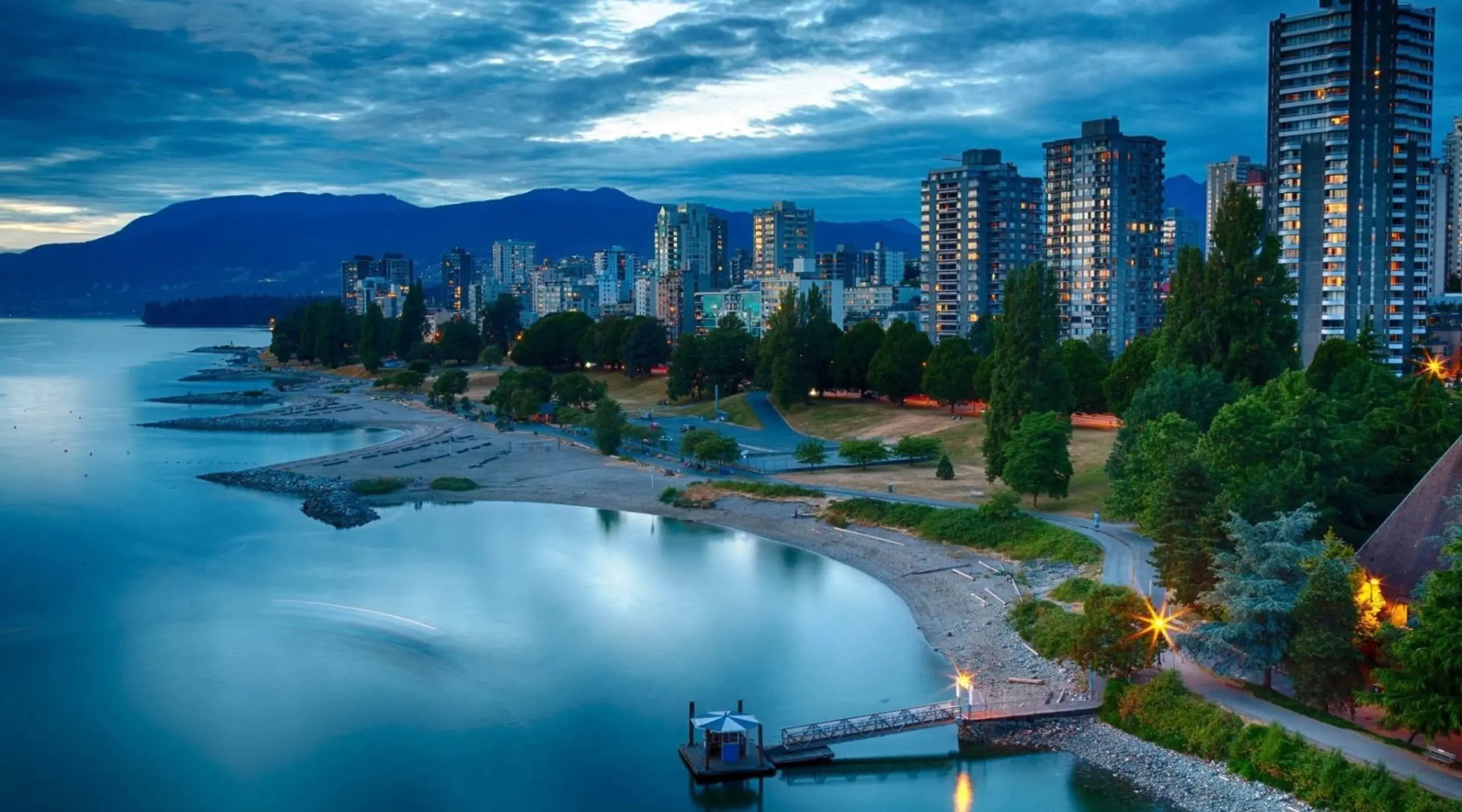 650303 Downtown Morning West End English Bay Beach British 1 Ilj8LR
