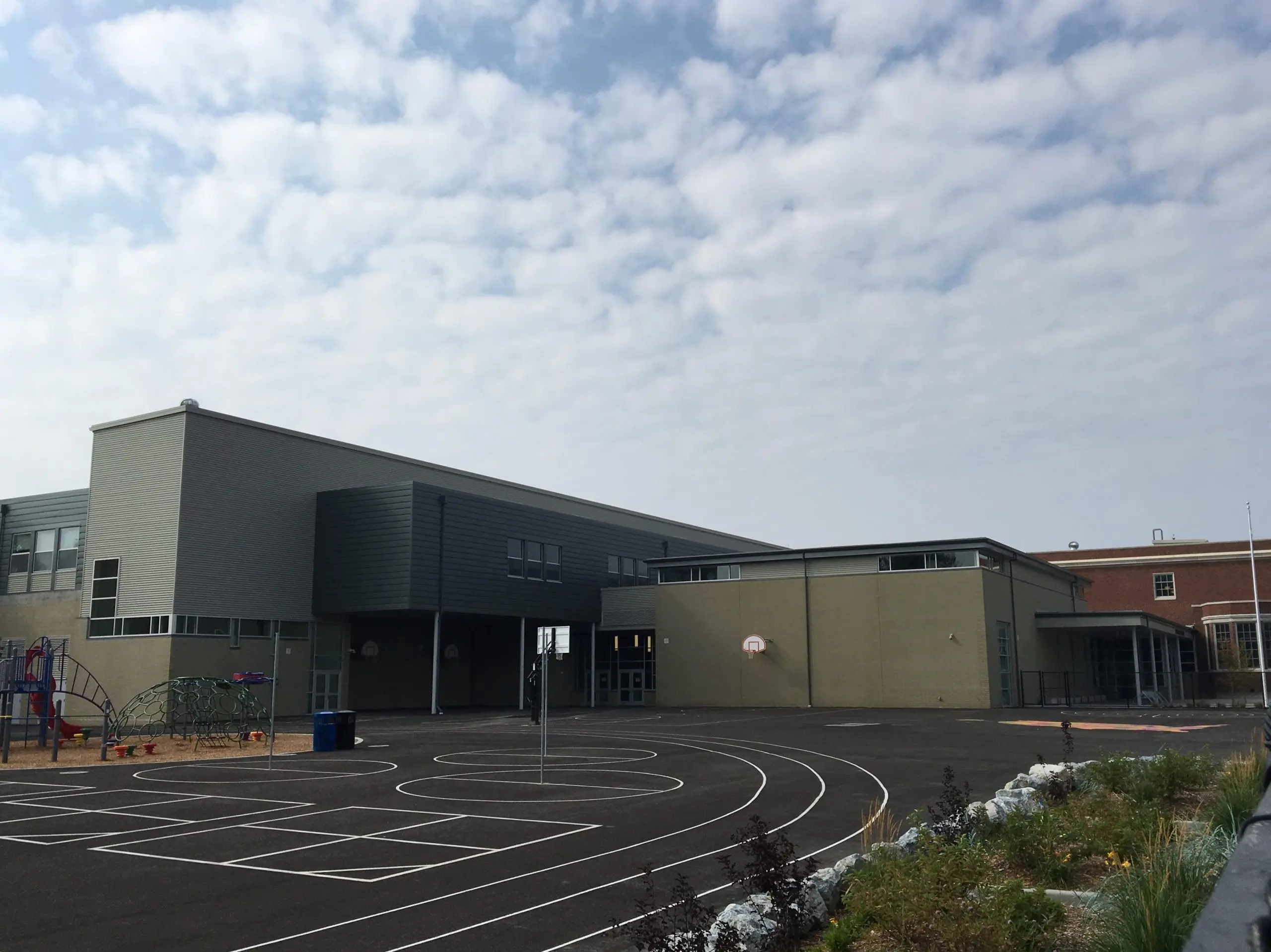 Loyal Heights Elementary School Overview 000x