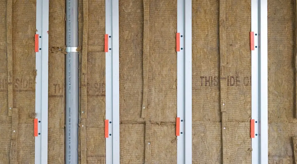 Belmont-assembly_insulation